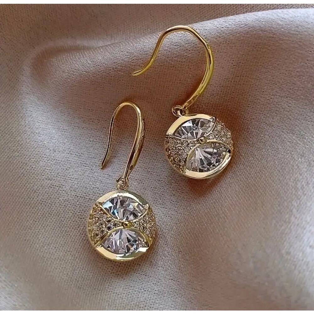 Glamorous Round Crystal Earrings, Contemporary Celeb Style Sparkle Earrings